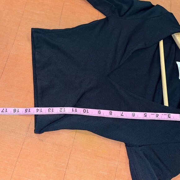 Aritzia Babaton Black Long Sleeve V-Neck Crop Top XS - Picture 7 of 7
